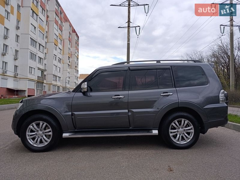 Mitsubishi Pajero Wagon 2013