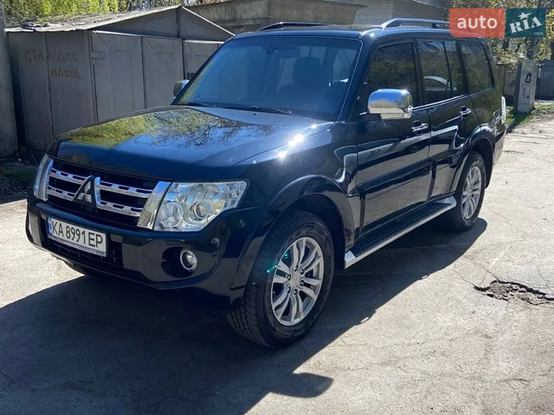 Mitsubishi Pajero Wagon 2011