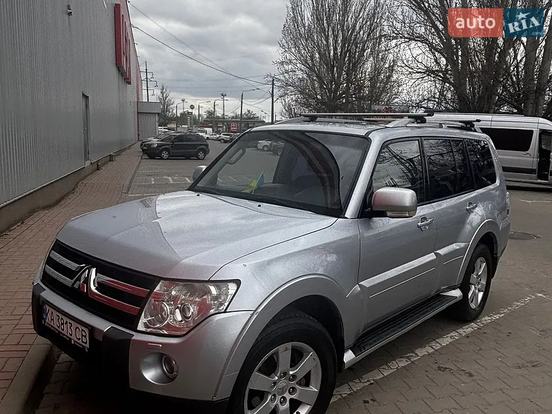 Mitsubishi Pajero Wagon 2007 VIN JMBLYV97W7J002459 фото оголошення 2 з 49