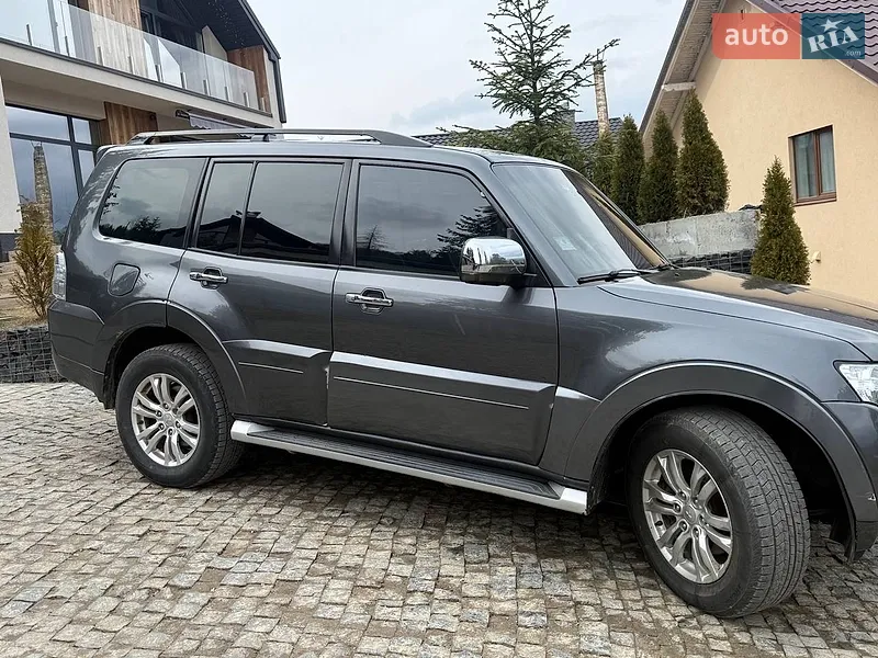 Mitsubishi Pajero Wagon
