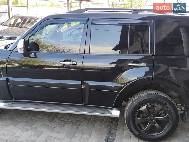 Mitsubishi Pajero Wagon