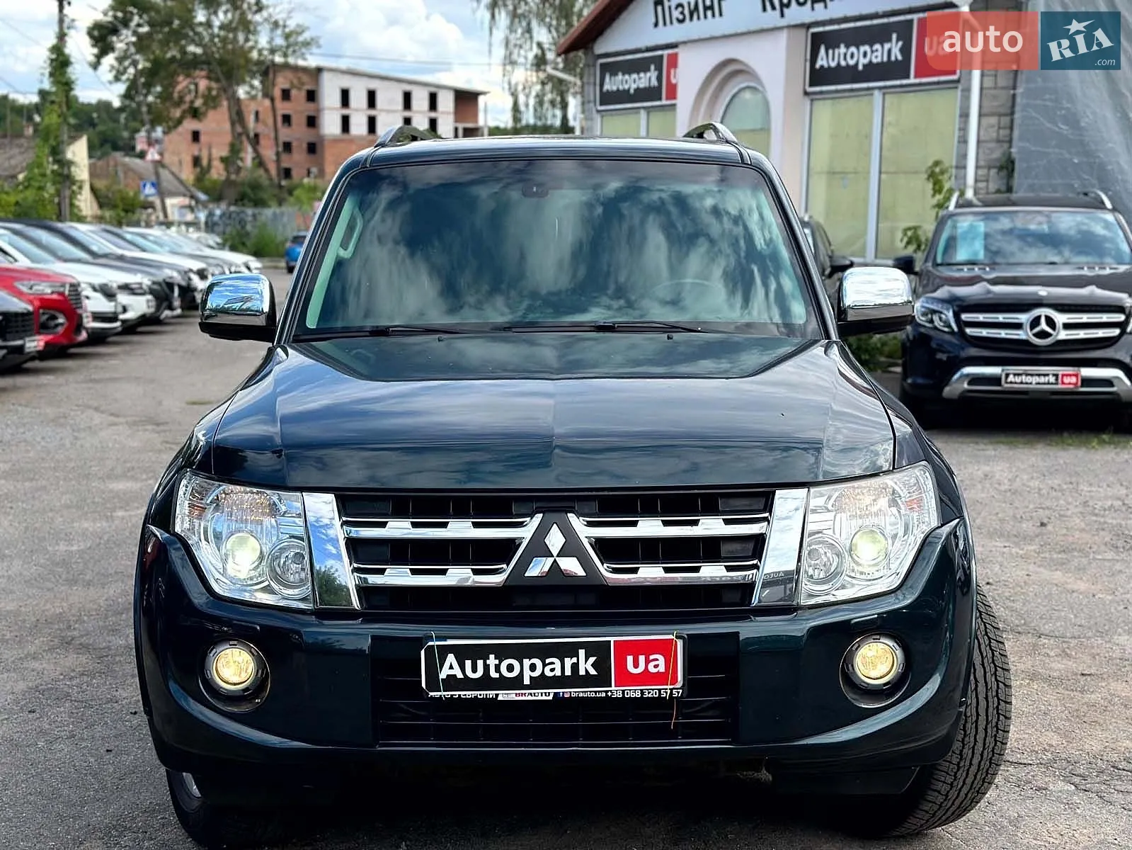 2014 Mitsubishi Pajero - мініатюра 12
