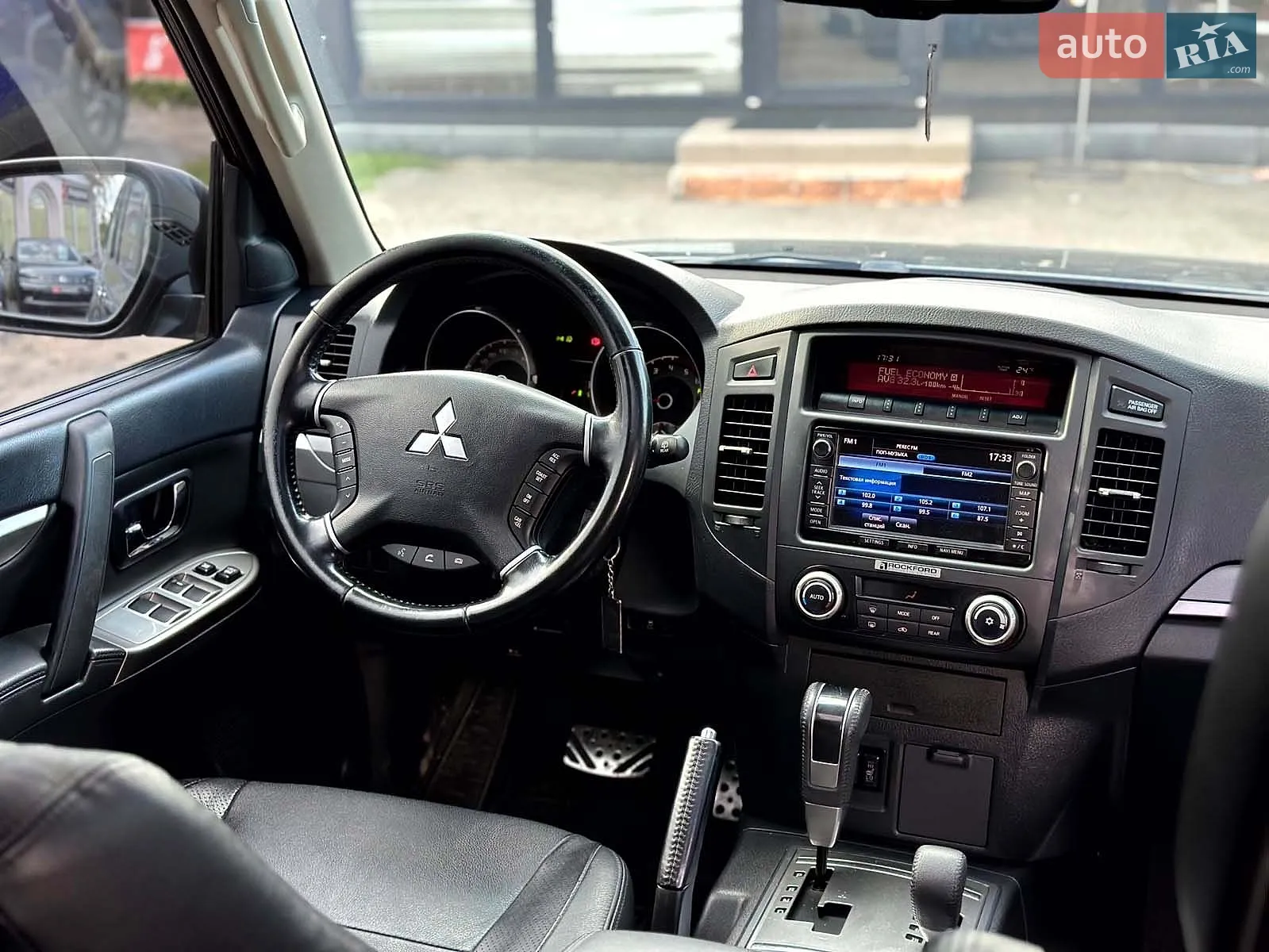 2014 Mitsubishi Pajero - мініатюра 25
