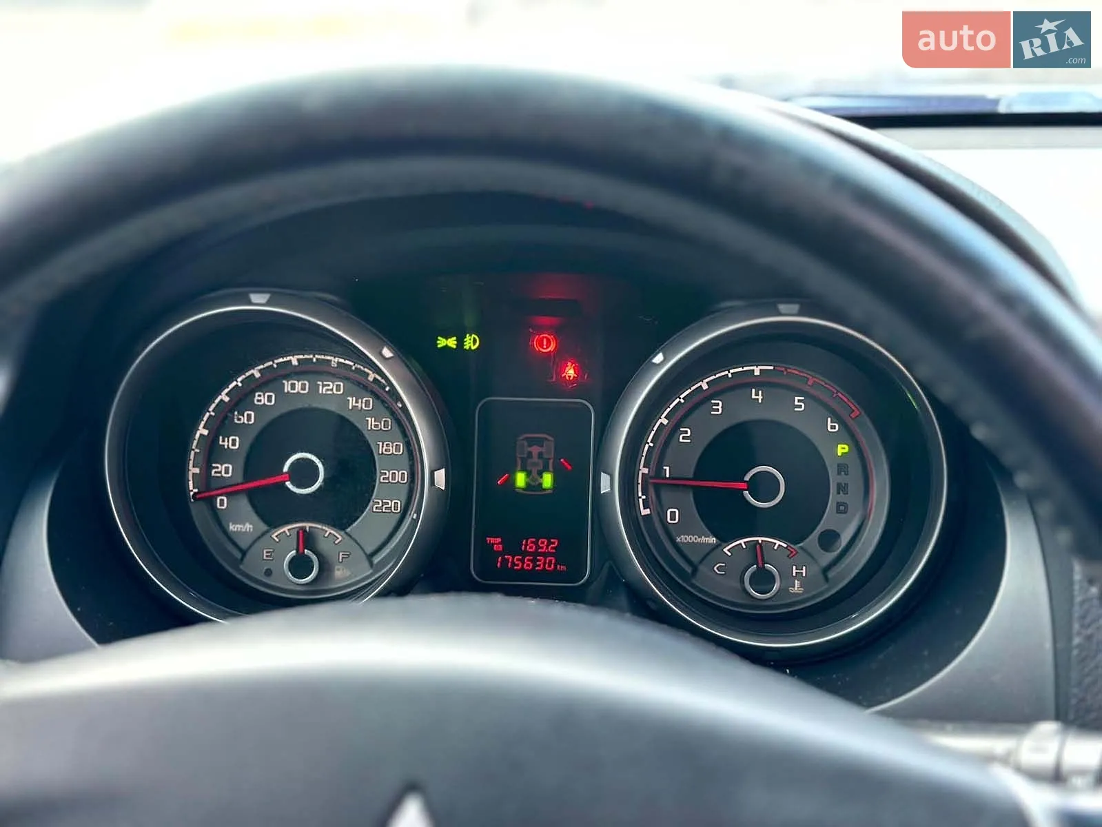 2014 Mitsubishi Pajero - мініатюра 36