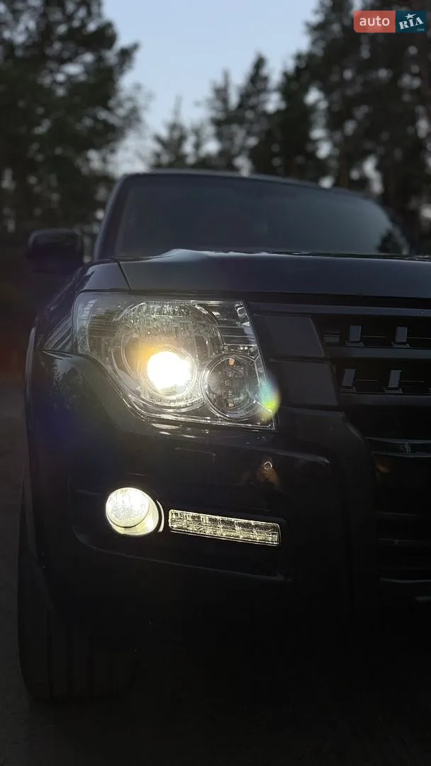 2018 Mitsubishi Pajero - мініатюра 35