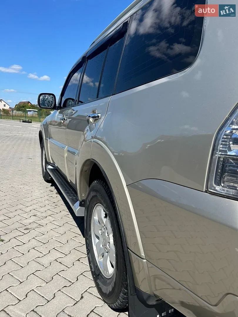 2017 Mitsubishi Pajero - мініатюра 14
