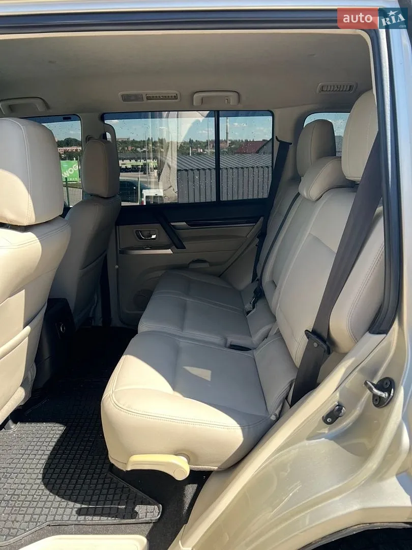 2017 Mitsubishi Pajero - мініатюра 17