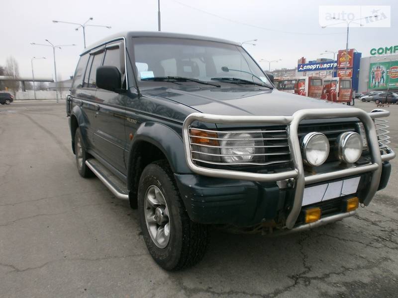 Внедорожник / Кроссовер Mitsubishi Pajero 1996 в 