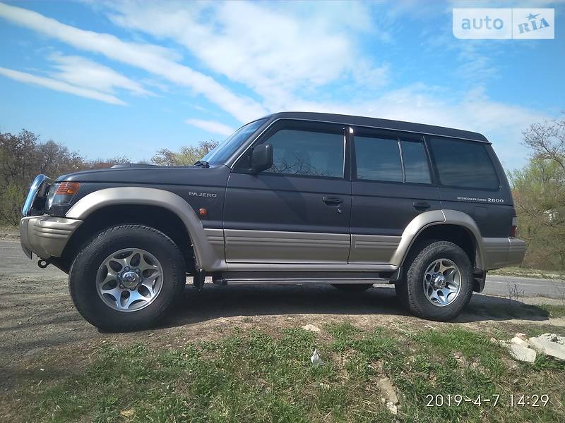 Позашляховик / Кросовер Mitsubishi Pajero 1998 в Чернівцях