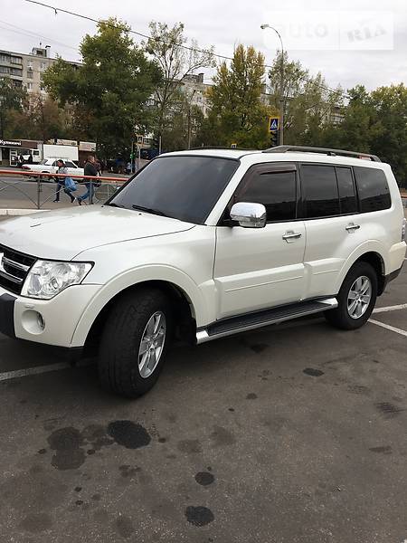 Позашляховик / Кросовер Mitsubishi Pajero 2007 в 