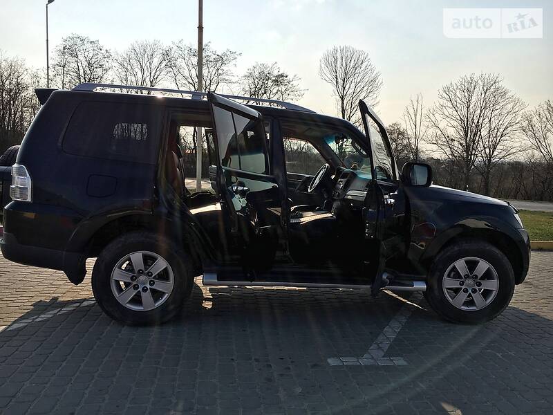Позашляховик / Кросовер Mitsubishi Pajero 2007 в Львові