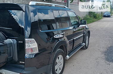 Позашляховик / Кросовер Mitsubishi Pajero 2009 в 