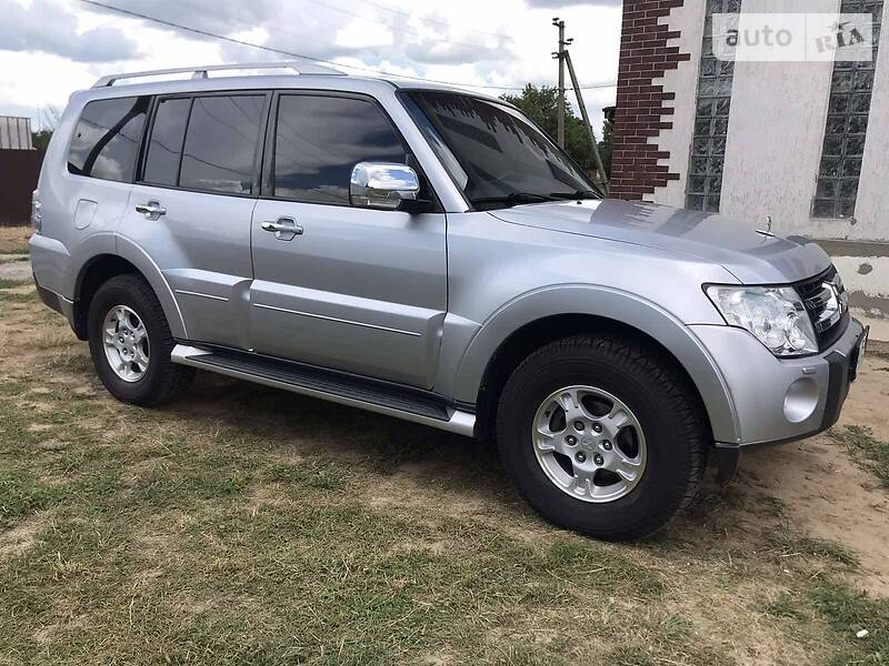 Внедорожник / Кроссовер Mitsubishi Pajero 2008 в 