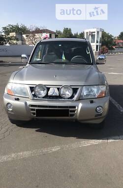 Внедорожник / Кроссовер Mitsubishi Pajero 2002 в 