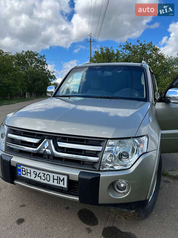 Внедорожник / Кроссовер Mitsubishi Pajero 2007 в Одессе
