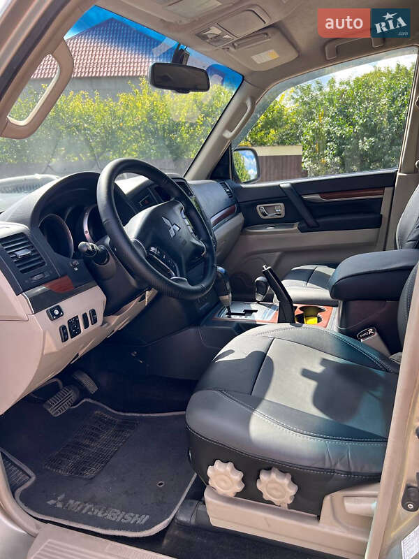 Внедорожник / Кроссовер Mitsubishi Pajero 2007 в Одессе