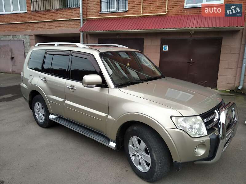 Внедорожник / Кроссовер Mitsubishi Pajero 2007 в Чорткове