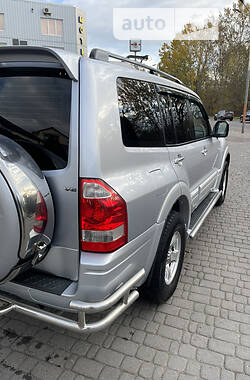 Внедорожник / Кроссовер Mitsubishi Pajero 2005 в Черновцах