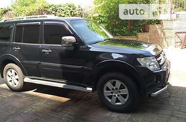 Внедорожник / Кроссовер Mitsubishi Pajero 2008 в 