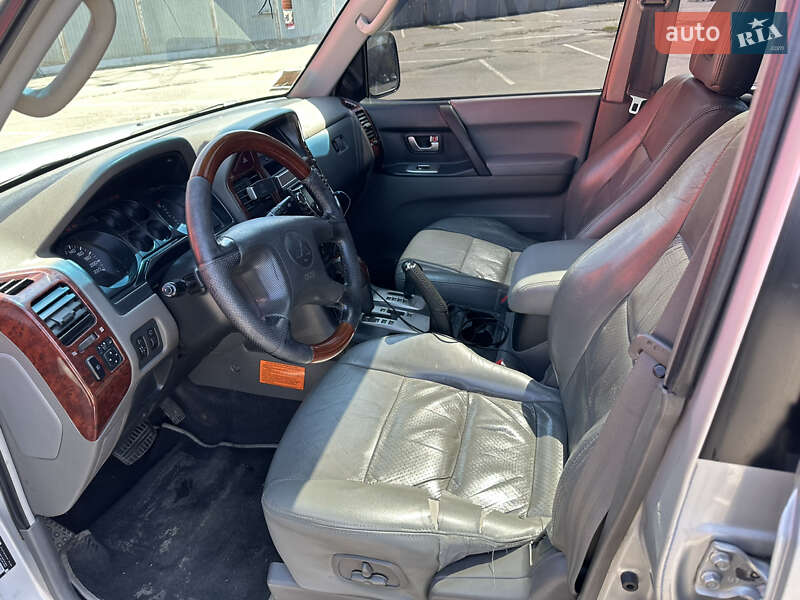 Внедорожник / Кроссовер Mitsubishi Pajero 2003 в Одессе