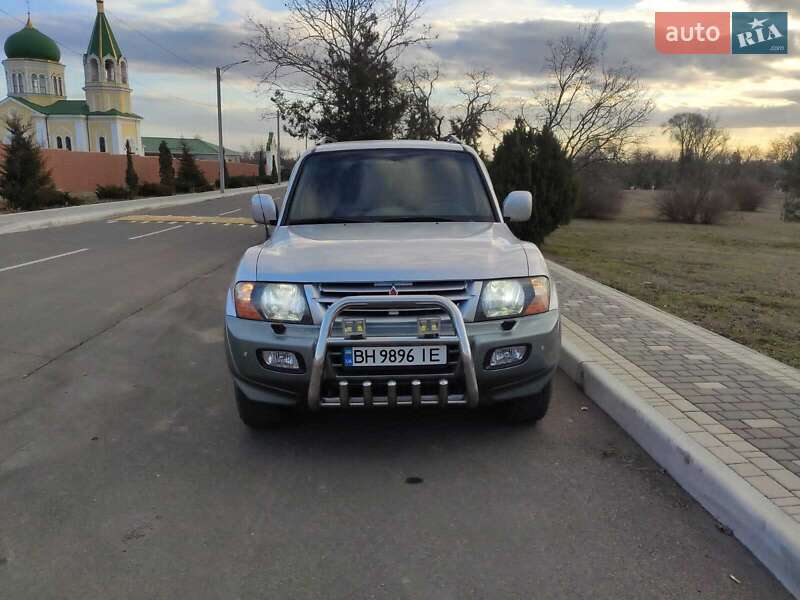 Mitsubishi Pajero 2001