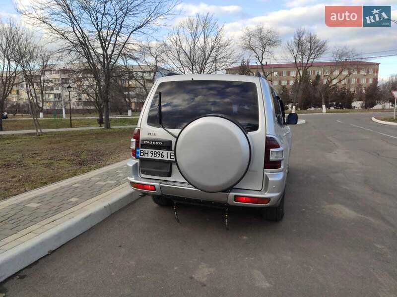 Внедорожник / Кроссовер Mitsubishi Pajero 2001 в Измаиле