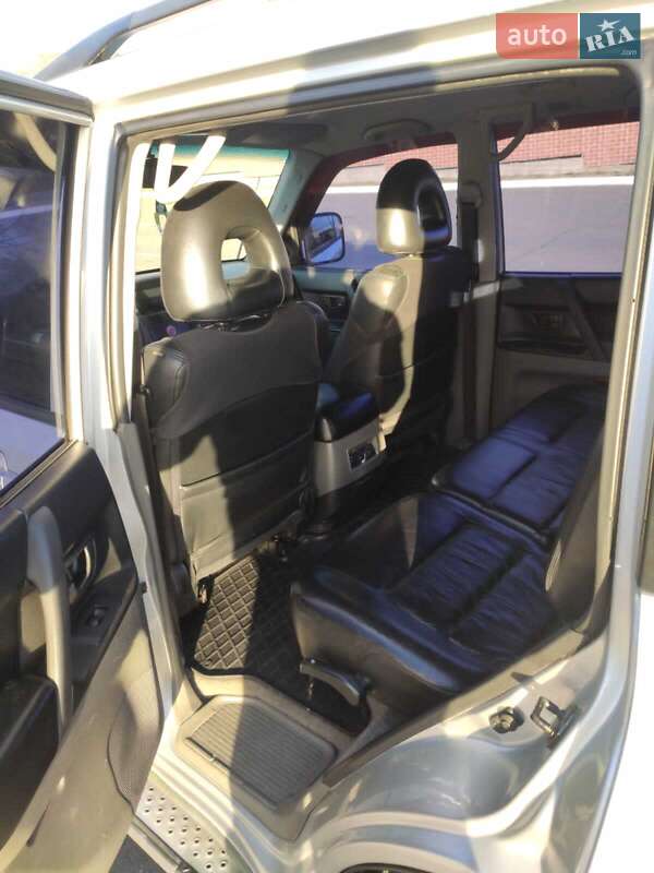 Внедорожник / Кроссовер Mitsubishi Pajero 2001 в Измаиле