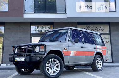 Внедорожник / Кроссовер Mitsubishi Pajero 1990 в 