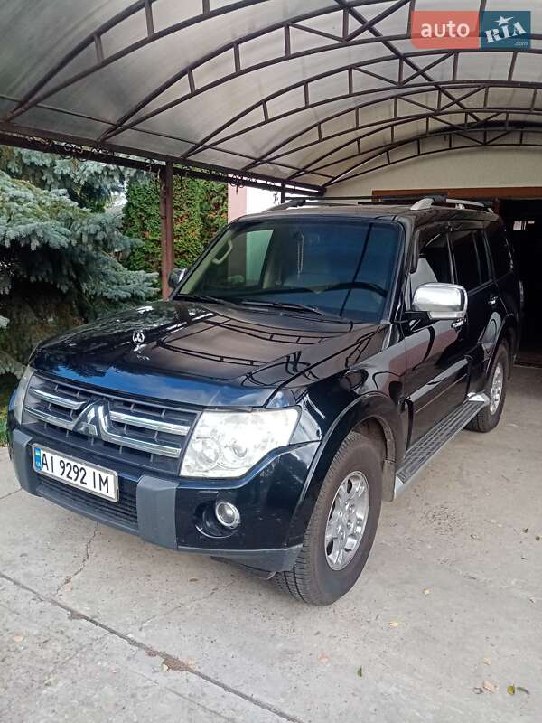 Внедорожник / Кроссовер Mitsubishi Pajero 2007 в Згуровке