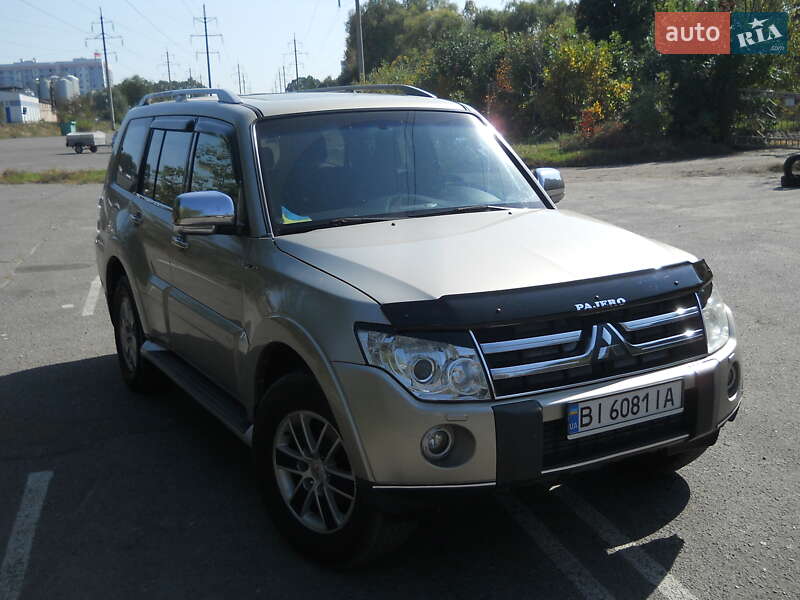 Внедорожник / Кроссовер Mitsubishi Pajero 2008 в Полтаве