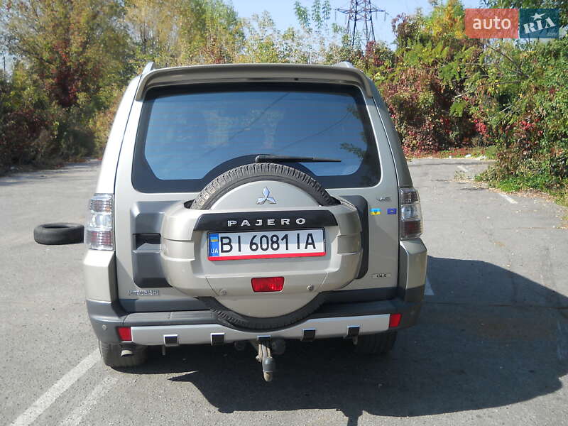 Внедорожник / Кроссовер Mitsubishi Pajero 2008 в Полтаве