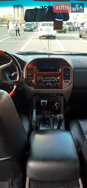 Внедорожник / Кроссовер Mitsubishi Pajero 2005 в Полтаве