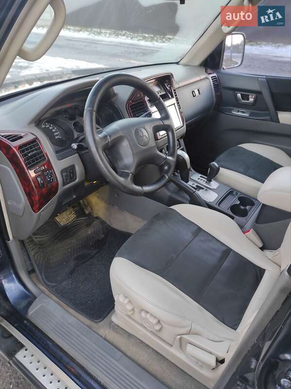 Внедорожник / Кроссовер Mitsubishi Pajero 2003 в Харькове