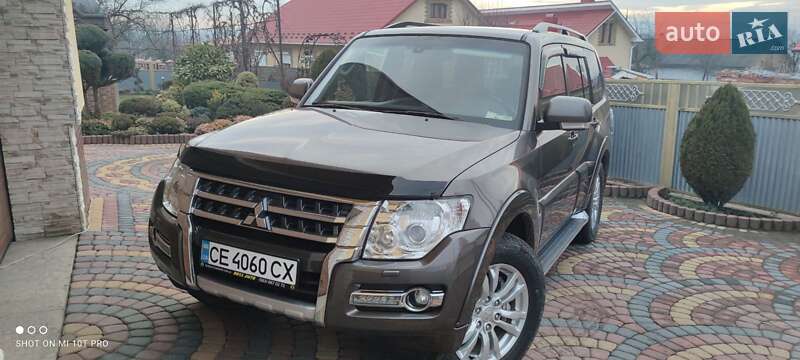 Mitsubishi Pajero 2015
