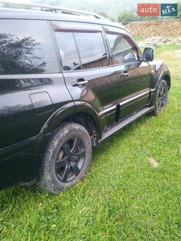 Позашляховик / Кросовер Mitsubishi Pajero 2006 в Рахові