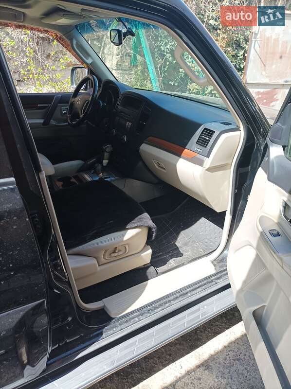 Позашляховик / Кросовер Mitsubishi Pajero 2007 в Одесі
