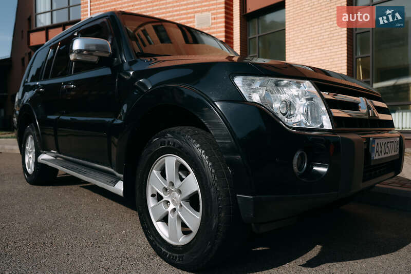 Внедорожник / Кроссовер Mitsubishi Pajero 2008 в Киеве