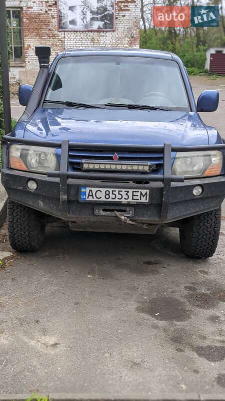 Позашляховик / Кросовер Mitsubishi Pajero 2000 в Луцьку