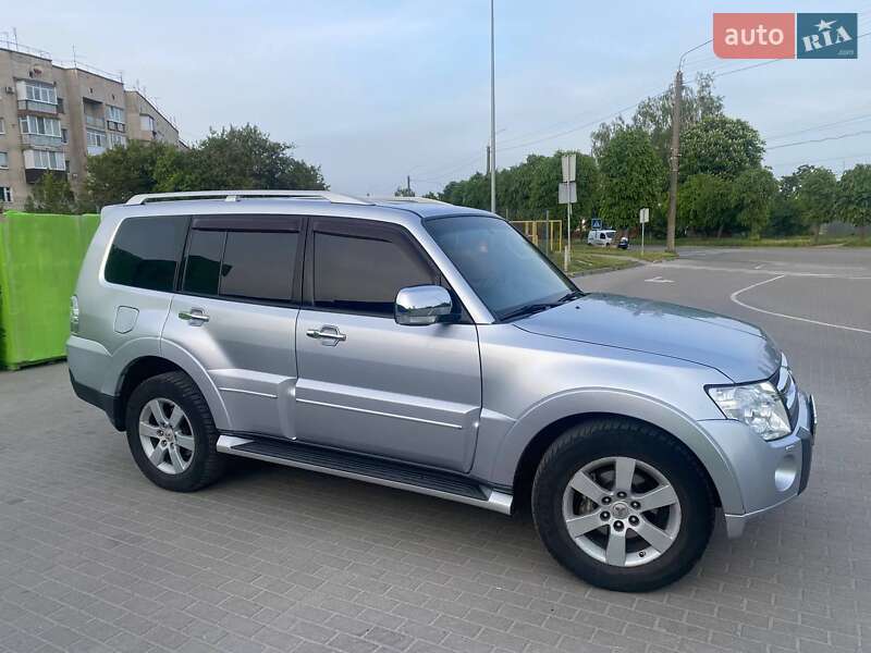 Позашляховик / Кросовер Mitsubishi Pajero 2008 в Шепетівці