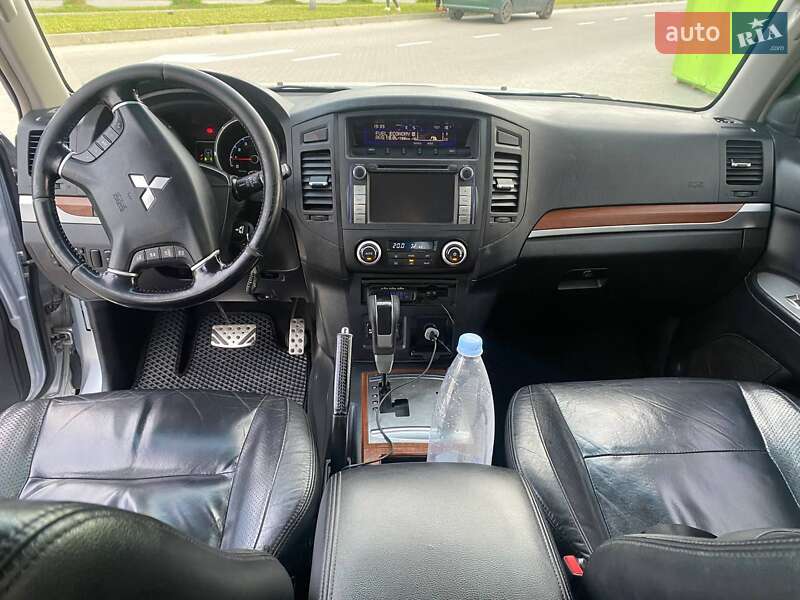 Позашляховик / Кросовер Mitsubishi Pajero 2008 в Шепетівці