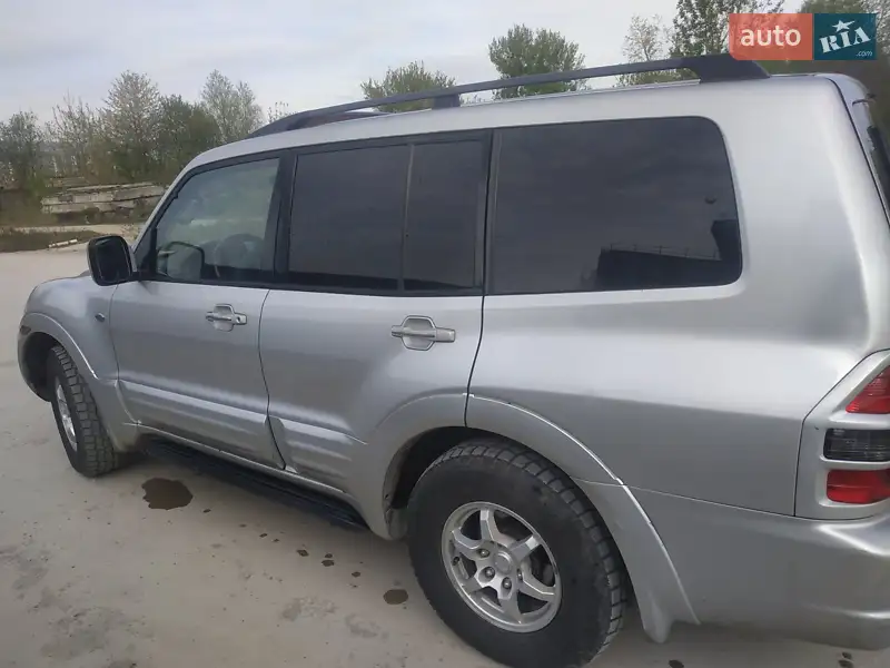 Mitsubishi Pajero 2001