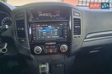 Внедорожник / Кроссовер Mitsubishi Pajero 2010 в 