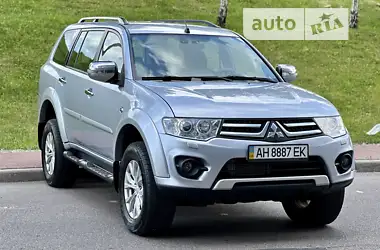 Mitsubishi Pajero 2015