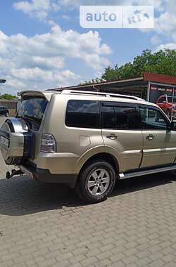 Позашляховик / Кросовер Mitsubishi Pajero 2008 в Тальному