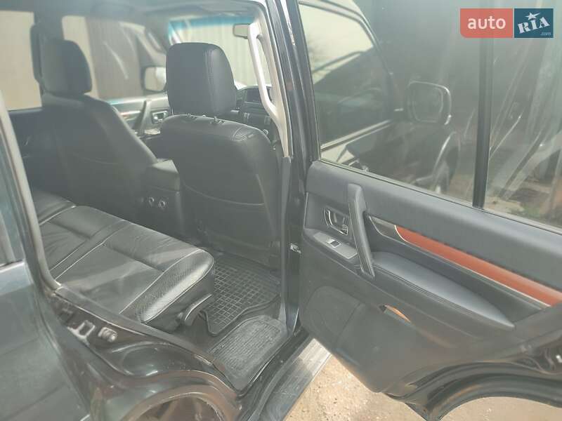 Позашляховик / Кросовер Mitsubishi Pajero 2007 в Новому Бузі