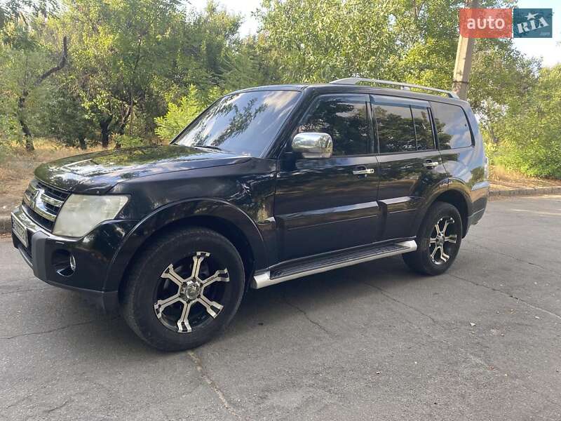 Внедорожник / Кроссовер Mitsubishi Pajero 2007 в Николаеве