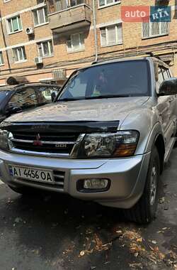 Внедорожник / Кроссовер Mitsubishi Pajero 2000 в 