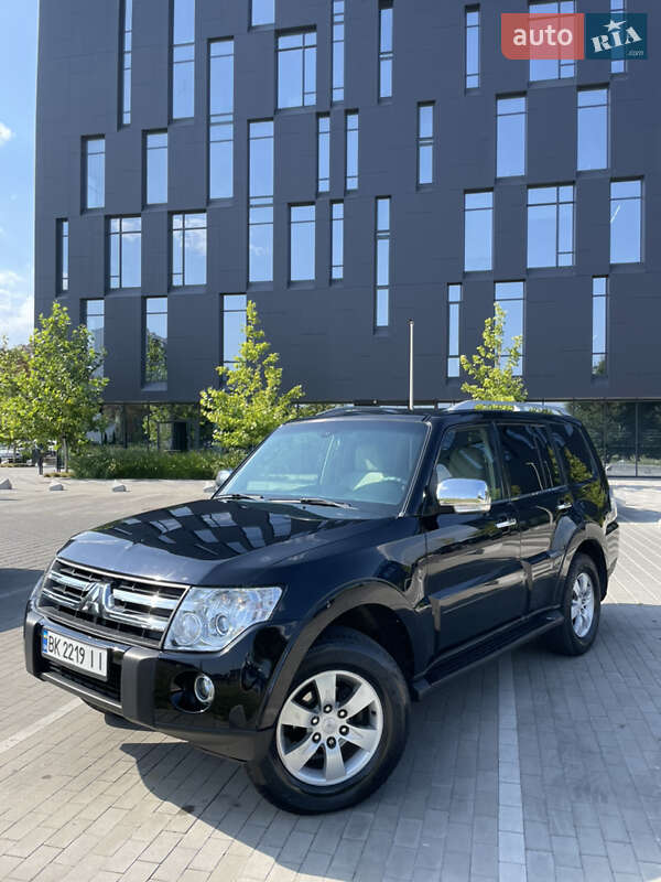 Внедорожник / Кроссовер Mitsubishi Pajero 2007 в Вараше