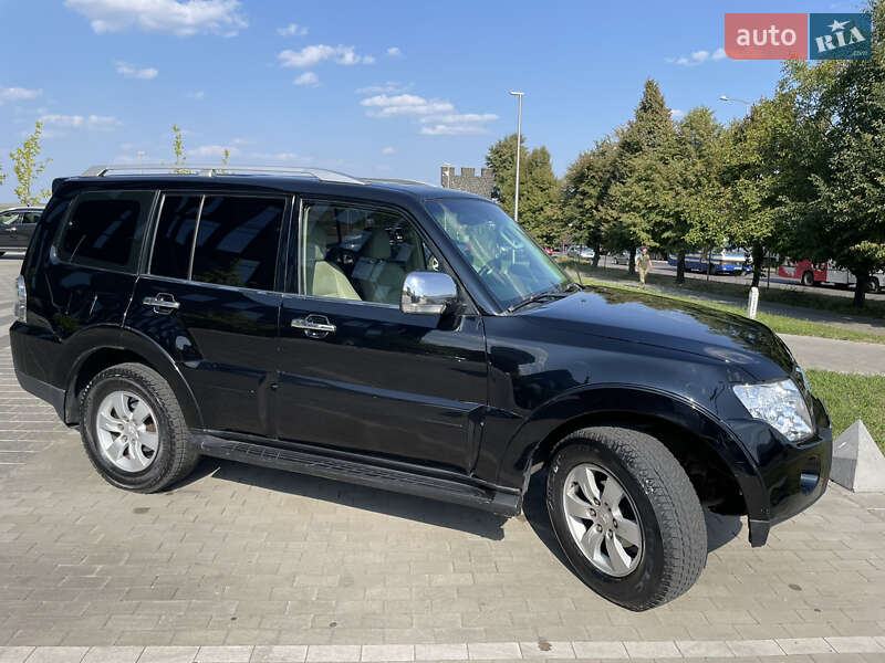 Внедорожник / Кроссовер Mitsubishi Pajero 2007 в Вараше