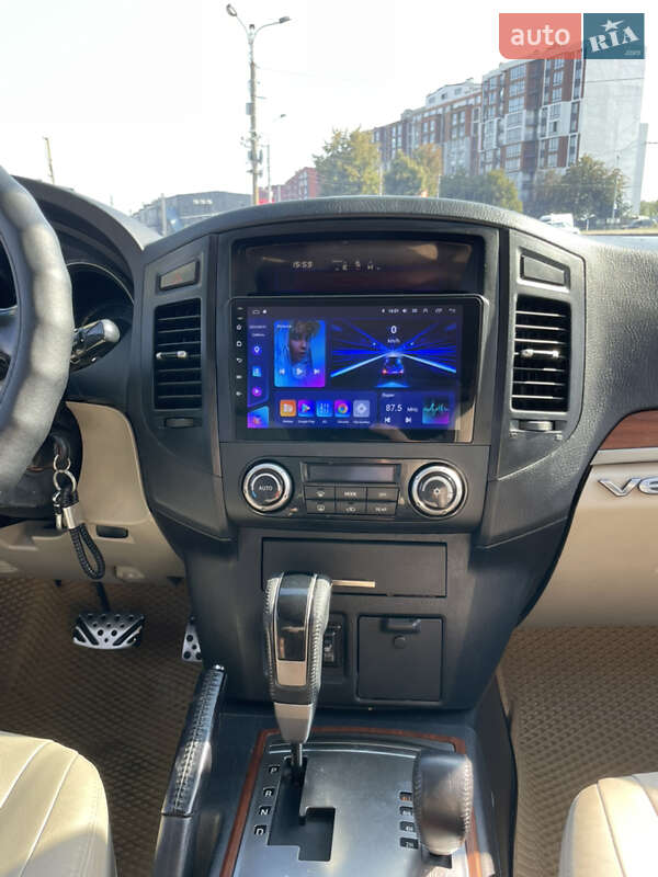 Внедорожник / Кроссовер Mitsubishi Pajero 2007 в Вараше